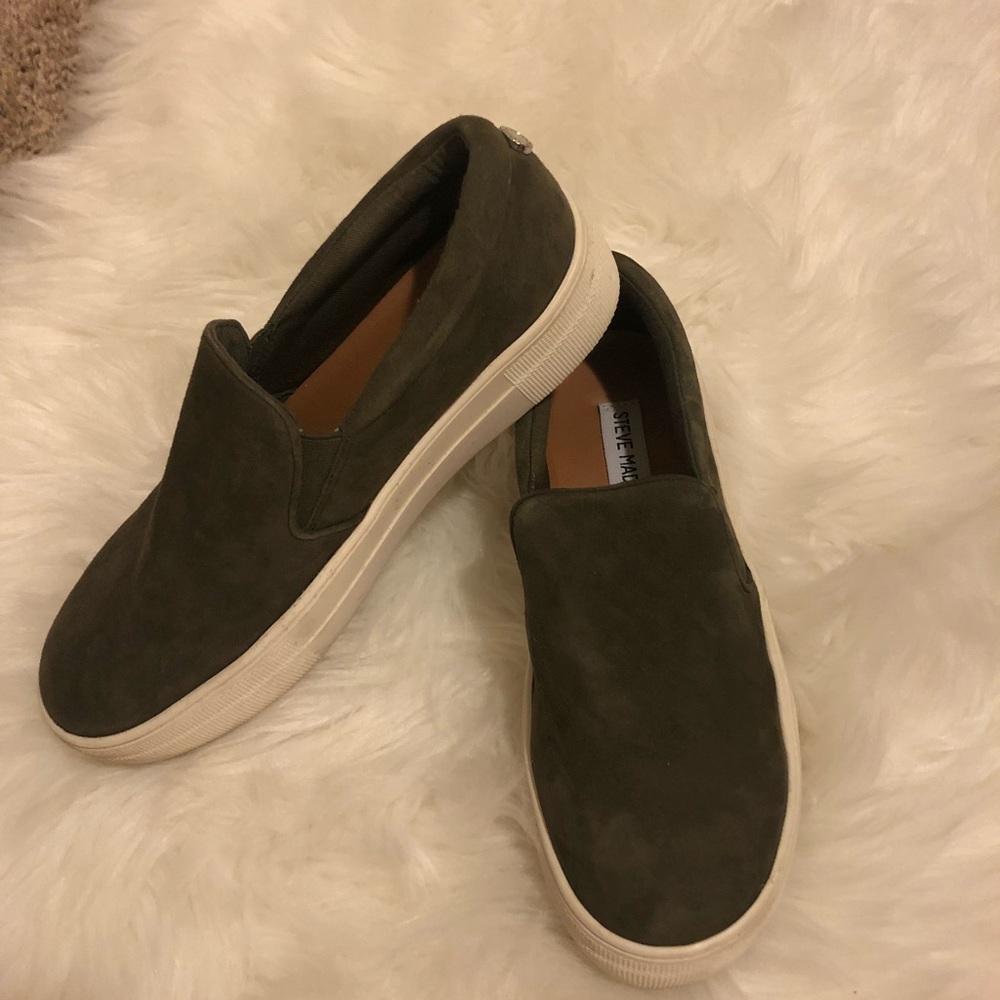 Steve Madden slip ons